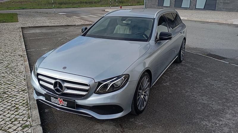 Cinza Usado 2018 Mercedes E200 Avantgarde Carrinha | € 26.250 - Imagem 1/4