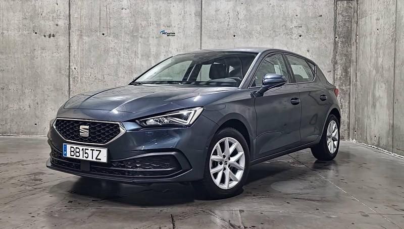 Usado Seat Leon Style 115 HP (84 kW) 2023 Cinzento