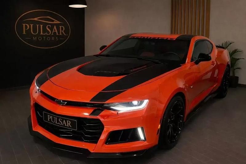 Vermelho Usado 2019 Chevrolet Camaro Coupé | € 54.900 - Imagem 1/4