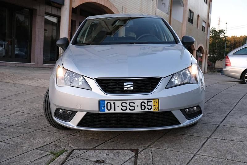 Usado Seat Ibiza Style 90 HP (66 kW) 2017 Cinza