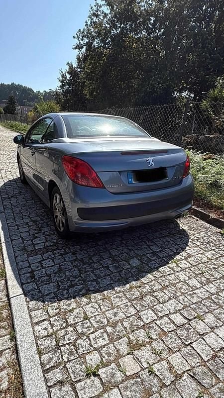 Usado Peugeot 207 109 HP (80 kW) 2008 Cinzento Cabrios