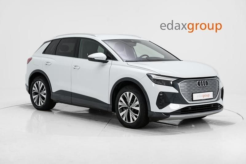 Usado Audi Q4 e-tron 150 kW (204 HP) 2022 Branco SUV