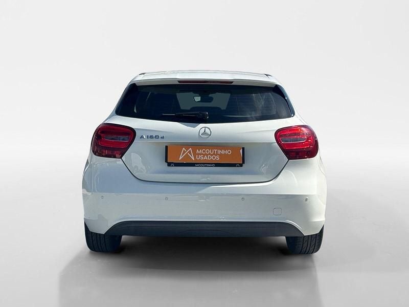 Usado Mercedes A160 Urban 90 HP (66 kW) 2018 Branco Sedan