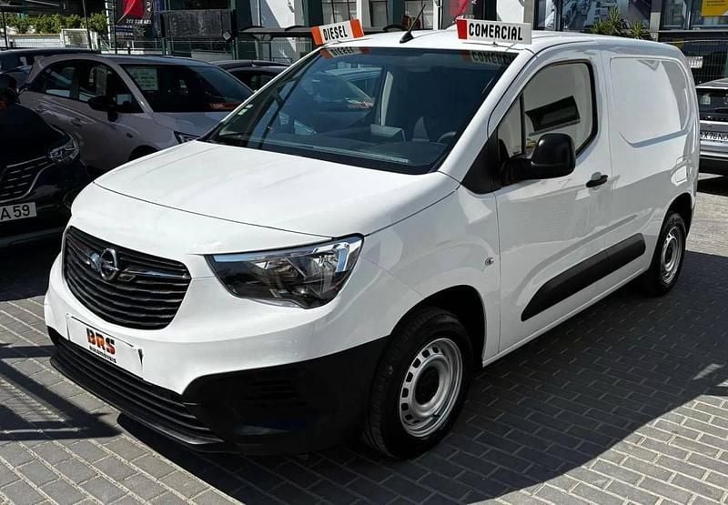 Usado Opel Combo 102 HP (75 kW) 2022 Branco Monovolume