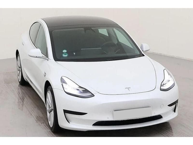 Branco Usado 2020 Tesla Model 3 Sedan | € 20.550 (Bom preço) - Imagem 1/4