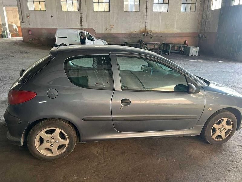 Usado 2006 Peugeot 206 Van | € 2.000 (Bom preço) - Imagem 1/4