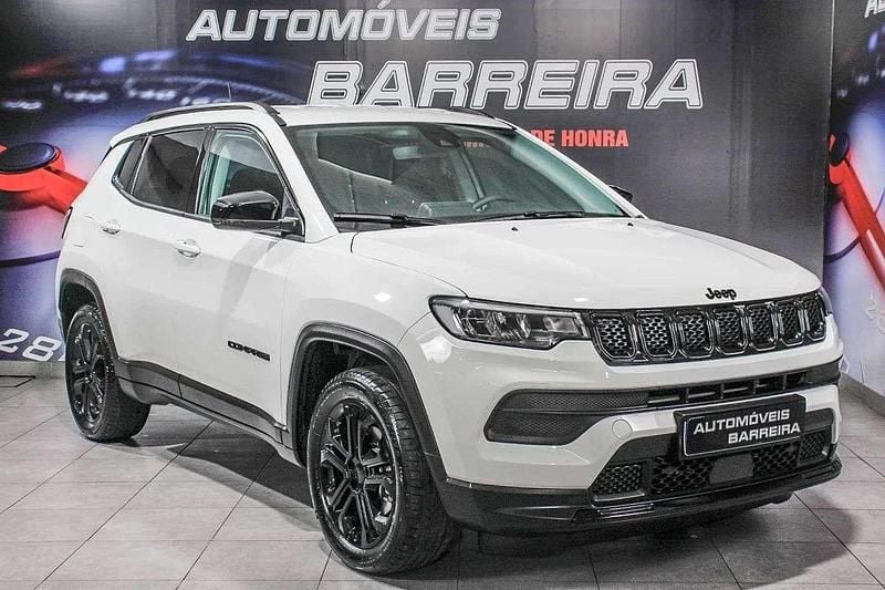 Branco Usado 2024 Jeep Compass Night Eagle SUV | € 29.500 (Preço justo) - Imagem 1/4