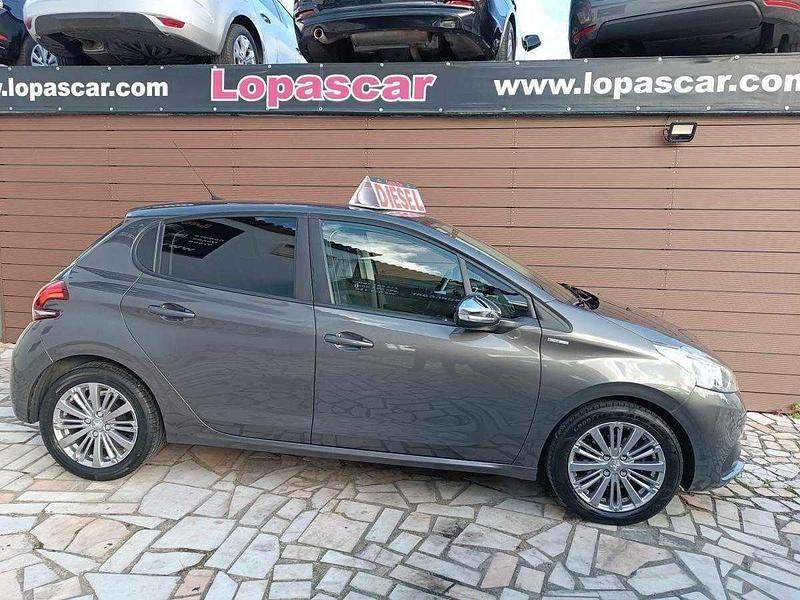 Usado Peugeot 208 Style 100 HP (73 kW) 2018 Cinza Citadino