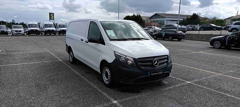 Branco Usado 2021 Mercedes Vito Monovolume | € 31.490 (Super Preço) - Imagem 1/4