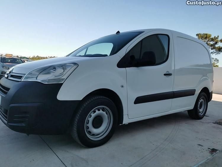 Branco Usado 2015 Citroën Berlingo Monovolume | € 8.999 (Preço justo) - Imagem 1/1