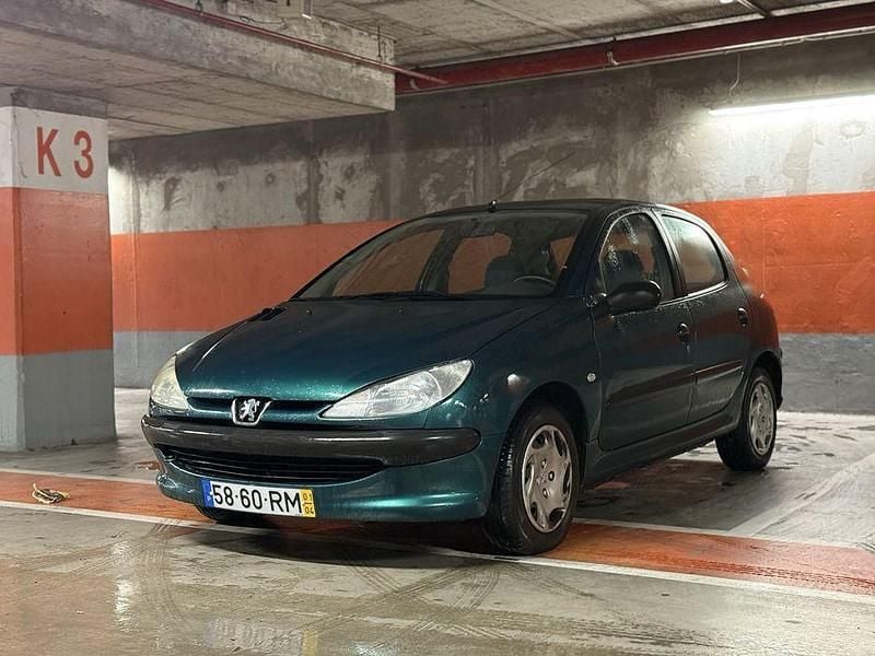 Usado 2001 Peugeot 206 Sedan | € 1.399 (Bom preço) - Imagem 1/4
