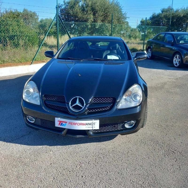 Preto Usado 2009 Mercedes SLK200 Cabrios | € 16.500 (Preço justo) - Imagem 1/4