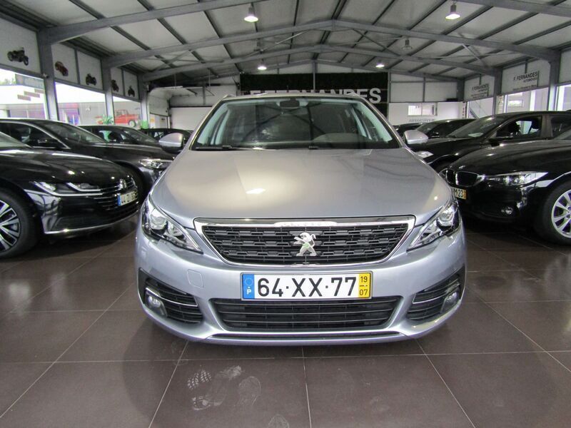 Cinza Usado 2019 Peugeot 308 Style Carrinha | € 14.000 (Preço justo) - Imagem 1/4