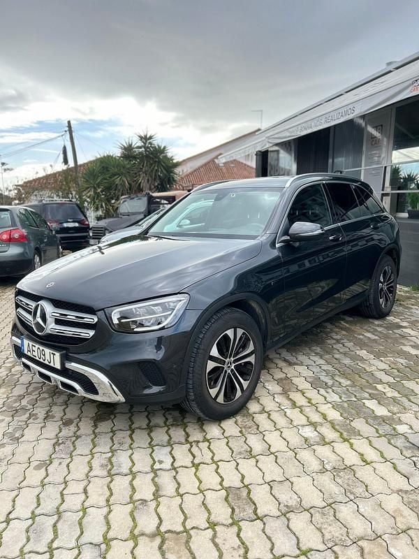 Usado Mercedes GLC300 320 HP (235 kW) 2020 Preto SUV