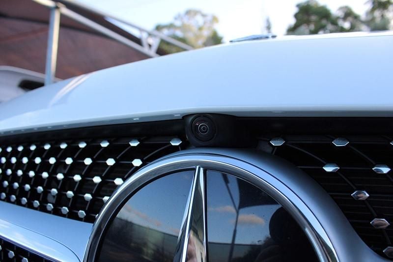 Usado Mercedes C300 AMG 258 HP (189 kW) 2020 Branco Sedan