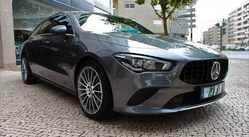 Cinzento Usado 2019 Mercedes CLA200 Progressive Sedan | € 29.800 (Super Preço) - Imagem 1/4