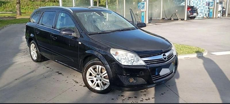 Usado 2008 Opel Astra Sedan | € 3.400 (Preço justo) - Imagem 1/4