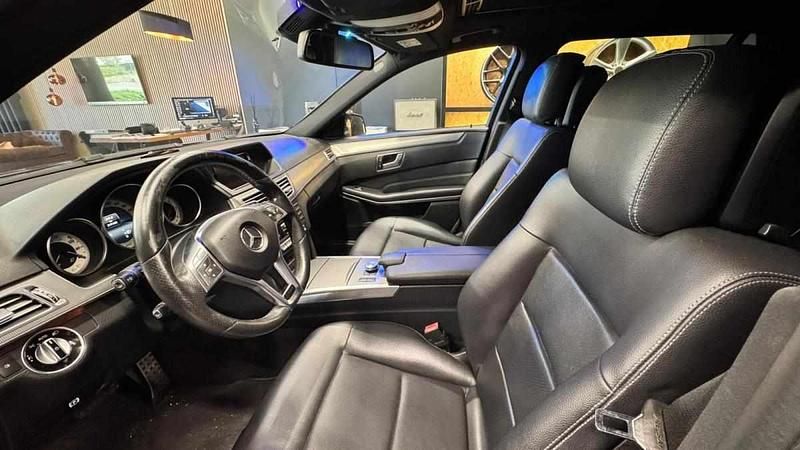 Usado Mercedes E250 204 HP (150 kW) 2014 Cinzento Carrinha