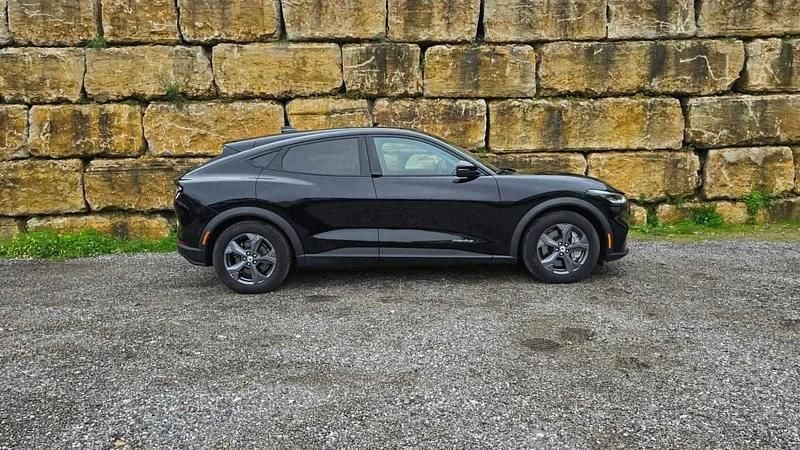 Usado Ford Mustang Mach-E Extended Range 216 kW (294 HP) 2022 Preto SUV