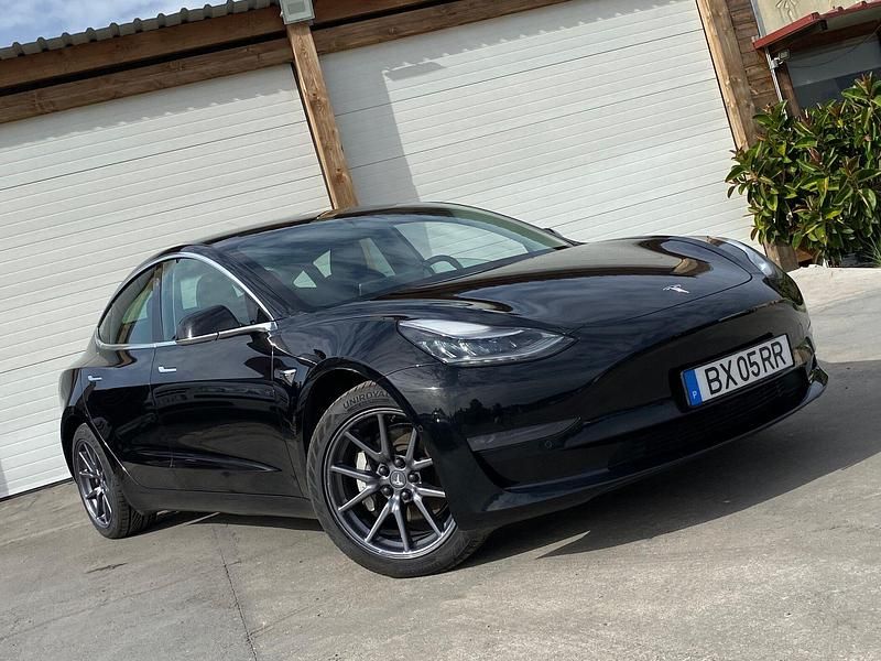 Preto Usado 2020 Tesla Model 3 Sedan | € 25.499 (Preço justo) - Imagem 1/4
