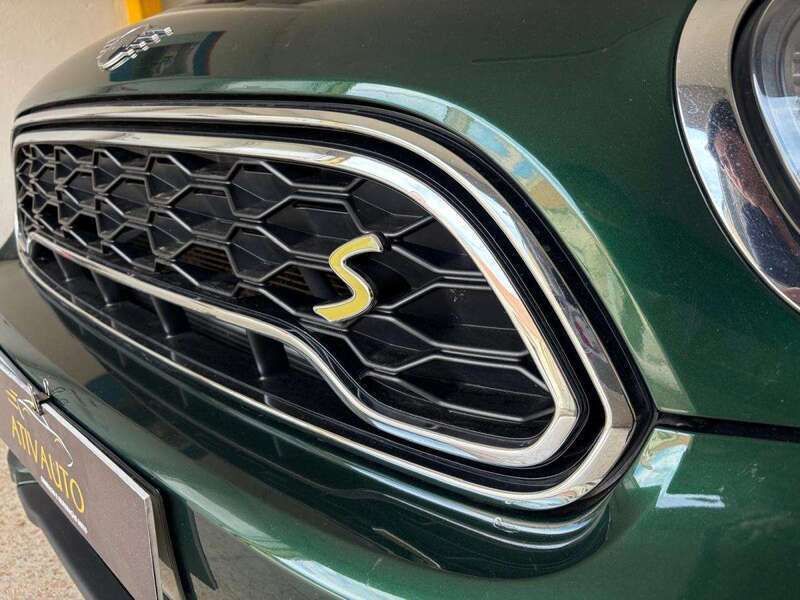 Usado Mini Countryman 136 HP (100 kW) 2018 Verde SUV