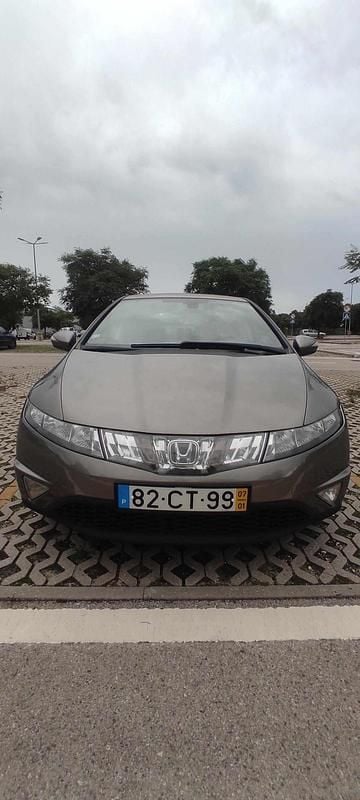 Usado Honda Civic 83 HP (61 kW) 2007 Cinzento Citadino