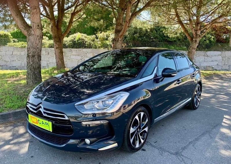 Azul Usado 2012 Citroën DS5 Citadino | € 12.499 (Preço justo) - Imagem 1/4