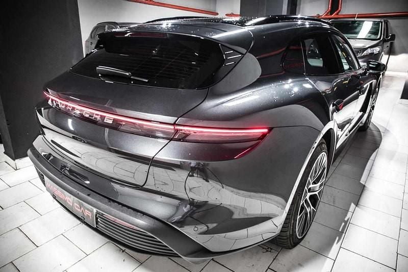 Cinzento Usado 2022 Porsche Taycan Sedan | € 72.990 (Bom preço) - Imagem 1/4