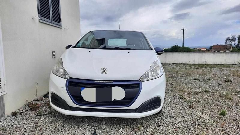 Preto Usado 2015 Peugeot 208 Citadino | € 6.000 (Super Preço) - Imagem 1/4