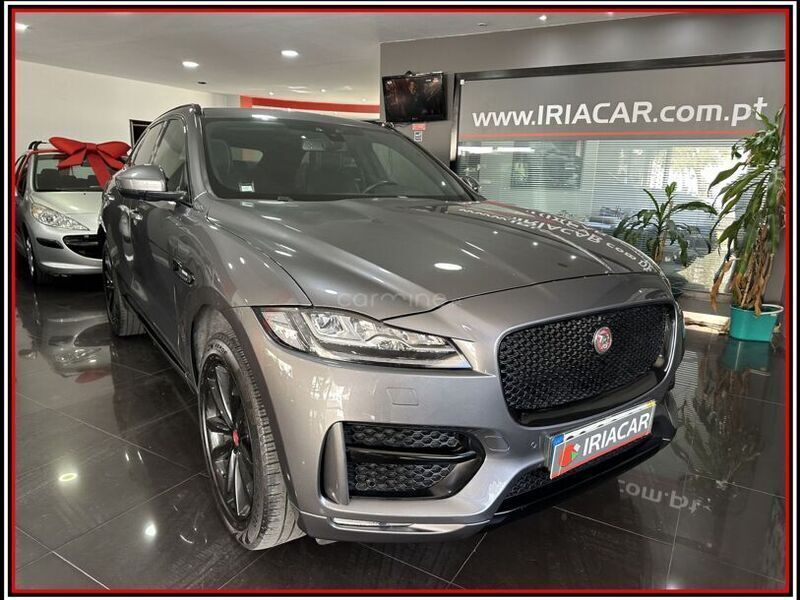 Cinzento Usado 2017 Jaguar F-Pace R-Sport SUV | € 34.700 - Imagem 1/1