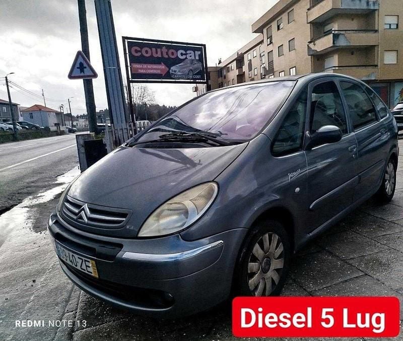 Cinzento Usado 2004 Citroën Xsara Picasso Monovolume | € 2.499 (Bom preço) - Imagem 1/4