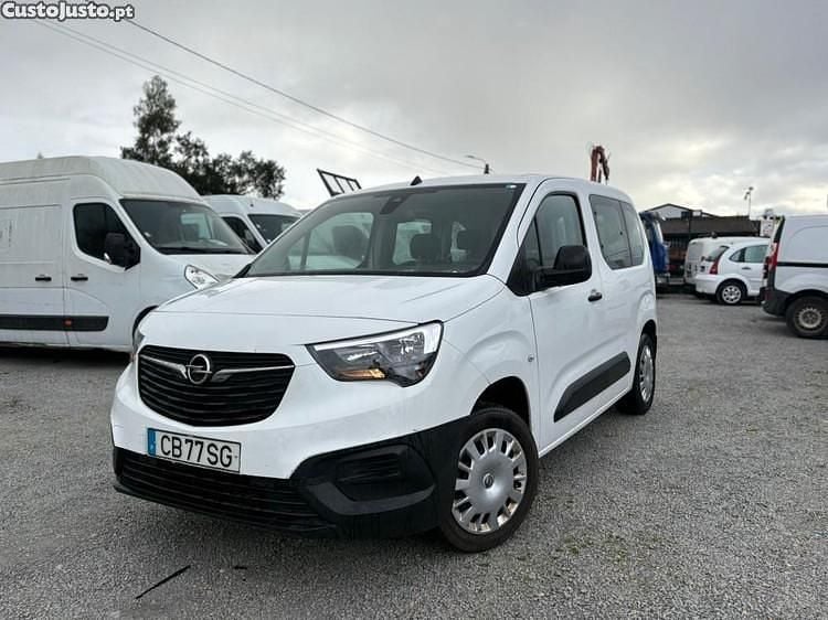 Usado Opel Combo Life 102 HP (75 kW) 2020 Branco