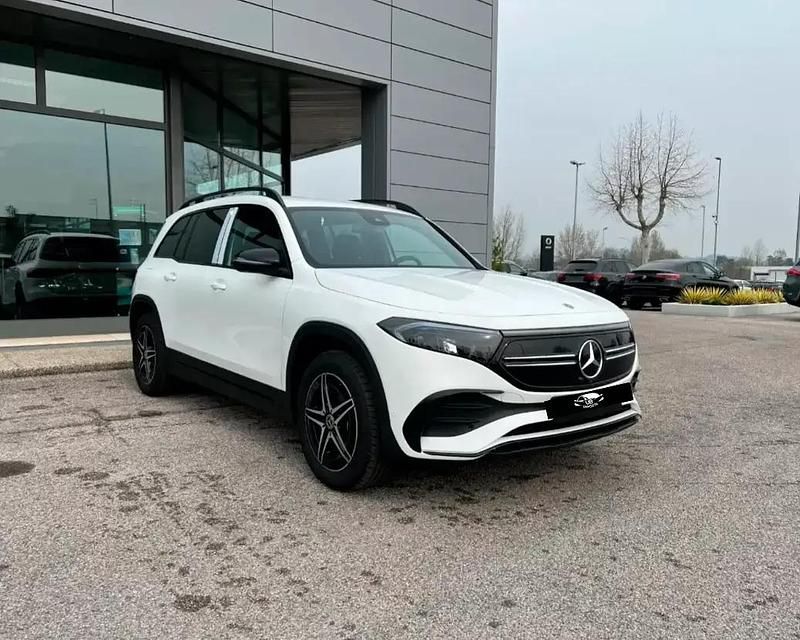 Cinzento Usado 2023 Mercedes EQB250 Progressive SUV | € 34.500 (Bom preço) - Imagem 1/4