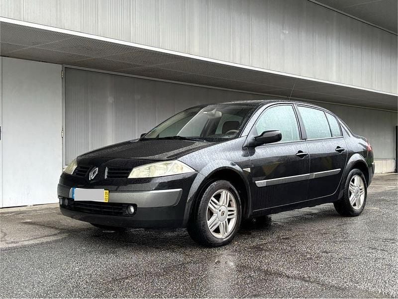 Usado 2005 Renault Mégane II Privilege Sedan | € 2.250 (Bom preço) - Imagem 1/4