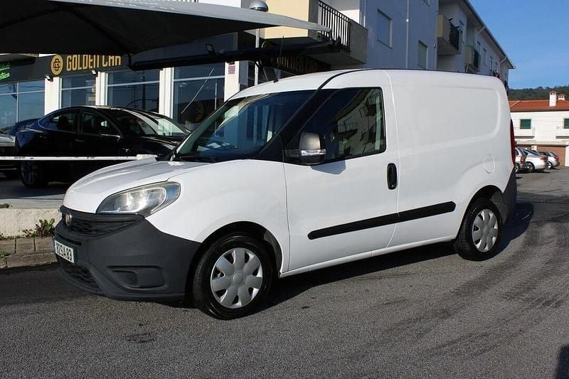 Usado Fiat Doblò 90 HP (66 kW) 2016 Branco Monovolume