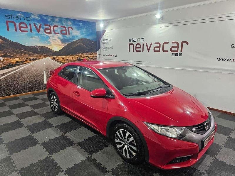 Usado Honda Civic 120 HP (88 kW) 2014 Vermelho