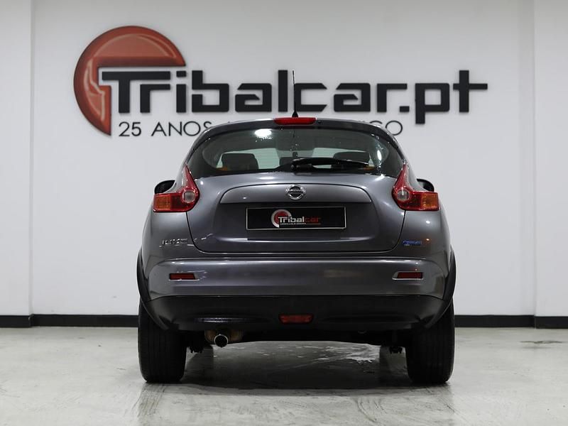 Usado Nissan Juke Acenta 110 HP (80 kW) 2012 Cinza SUV