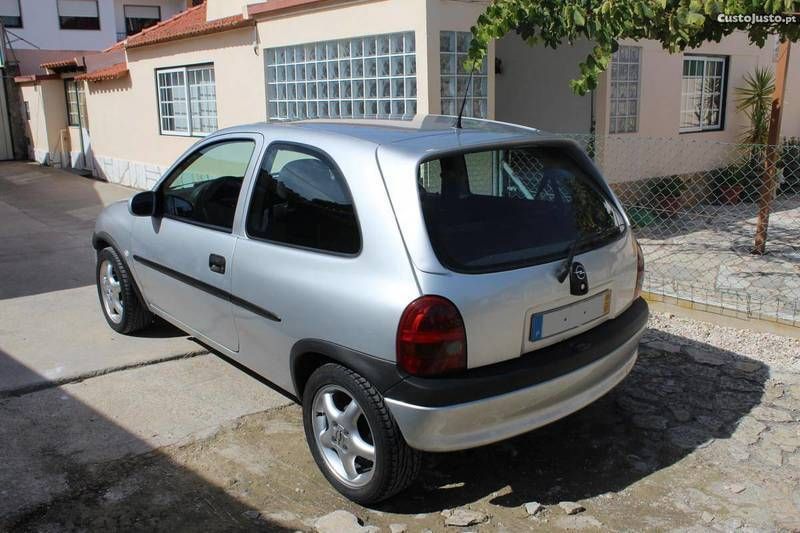 Vendido Opel Corsa B 1.5 TD 98 Carros usados para