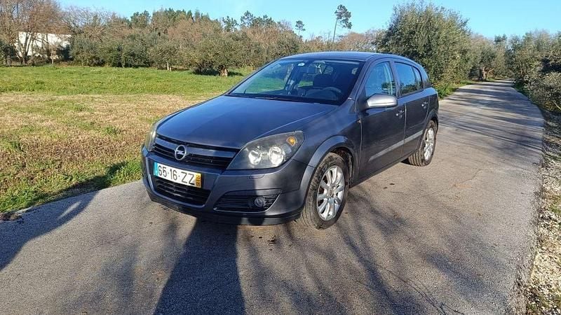 Usado Opel Astra 90 HP (66 kW) 2005 Sedan