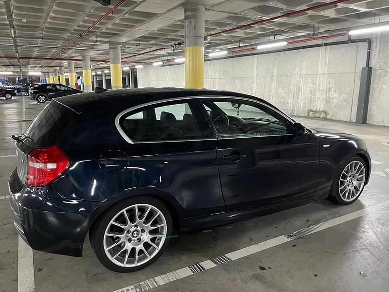 Azul Usado 2007 BMW 120 Citadino | € 9.000 (Preço justo) - Imagem 1/4