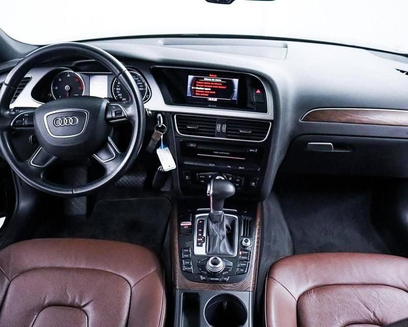 Usado Audi A4 136 HP (100 kW) 2015 Preto Carrinha