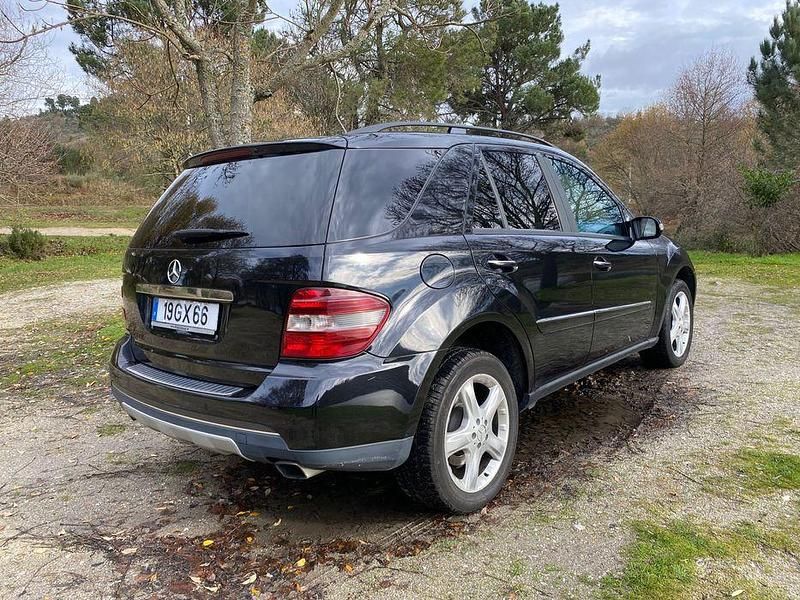 Usado Mercedes ML320 224 HP (164 kW) 2006 SUV