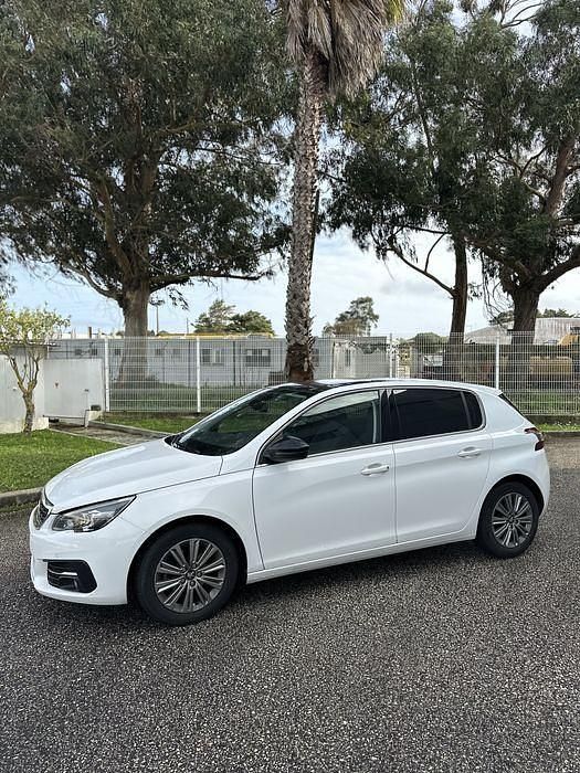 Usado Peugeot 308 Allure 130 HP (95 kW) 2019
