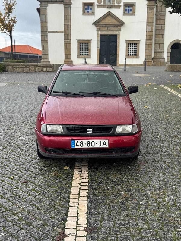 Usado Seat Cordoba 50 HP (36 kW) 1997 Vermelho Sedan