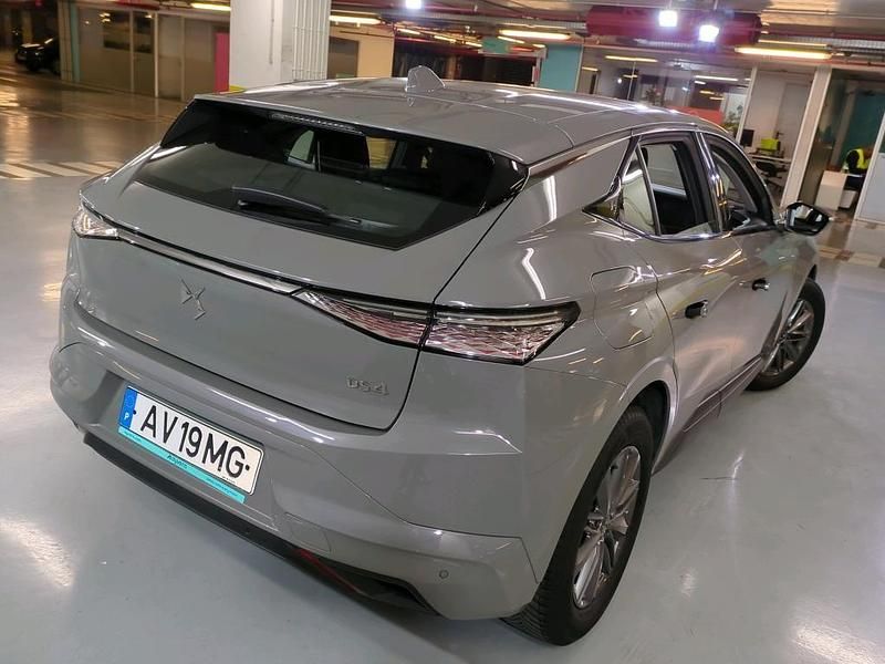 Usado DS Automobiles DS4 Bastille Plus 130 HP (95 kW) 2022 Cinza SUV