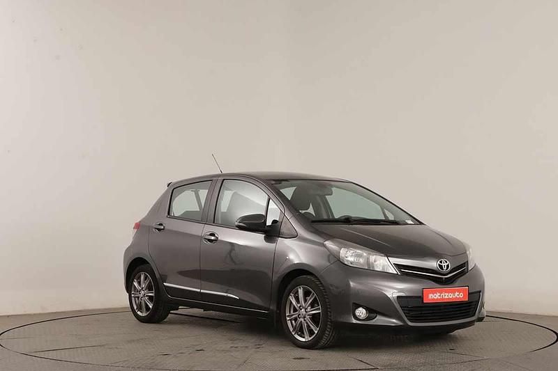 Cinzento Usado 2013 Toyota Yaris Citadino | € 13.999 (Preço elevado) - Imagem 1/2