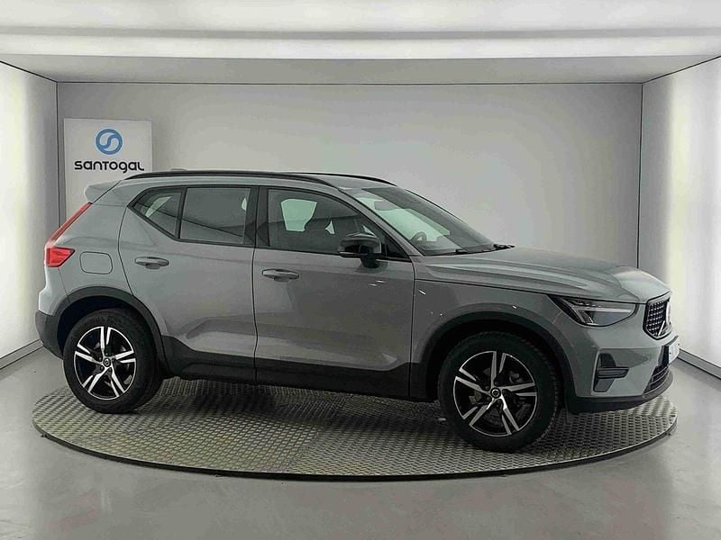 Cinzento Usado 2024 Volvo XC40 Plus SUV | € 38.490 (Caro) - Imagem 1/4