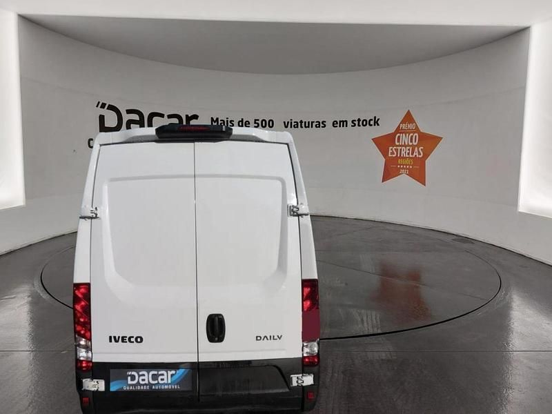 Usado Iveco Daily 156 HP (114 kW) 2023 Branco