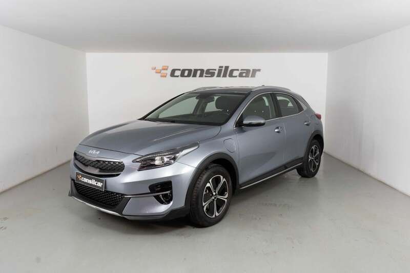 Cinza Usado 2022 Kia XCeed SUV | € 20.980 - Imagem 1/4