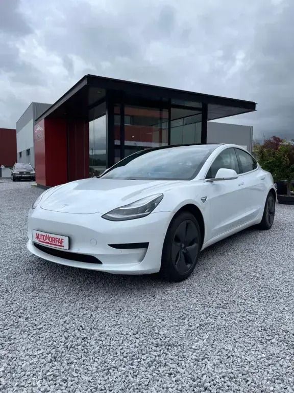 Branco Usado 2020 Tesla Model 3 Standard Range Plus Sedan | € 23.990 (Bom preço) - Imagem 1/4